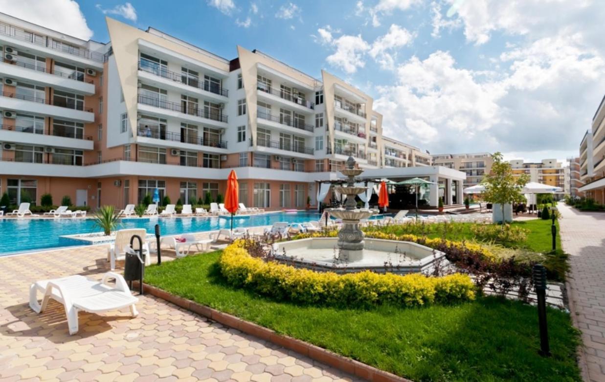 Grand Kamelia Sunny *
