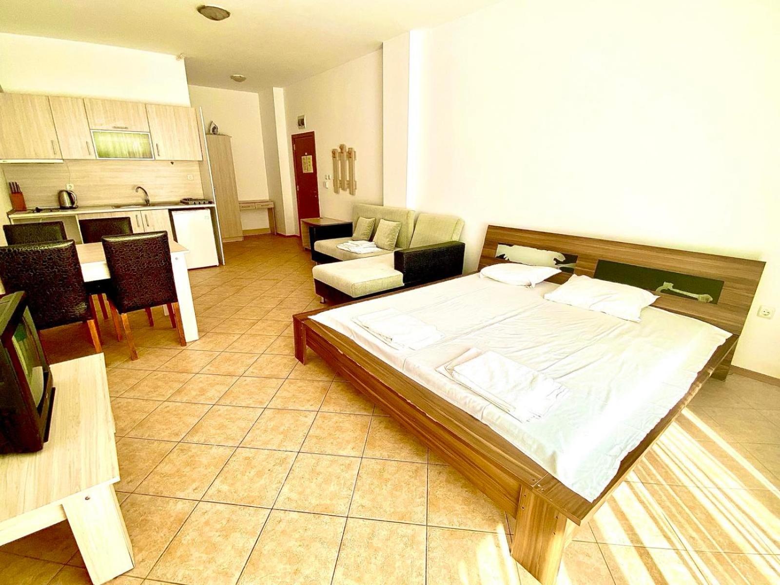 Grand Kamelia Sunny